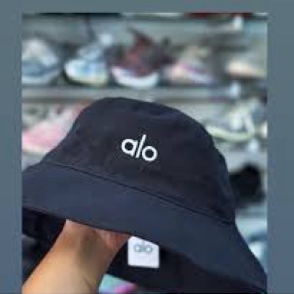 Alo Yoga Beachside Bucket Hat Black One Size logo fitness sun cap weekender - Picture 3 of 3